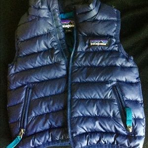 Navy Patagonia down vest for babies 6-12 months.